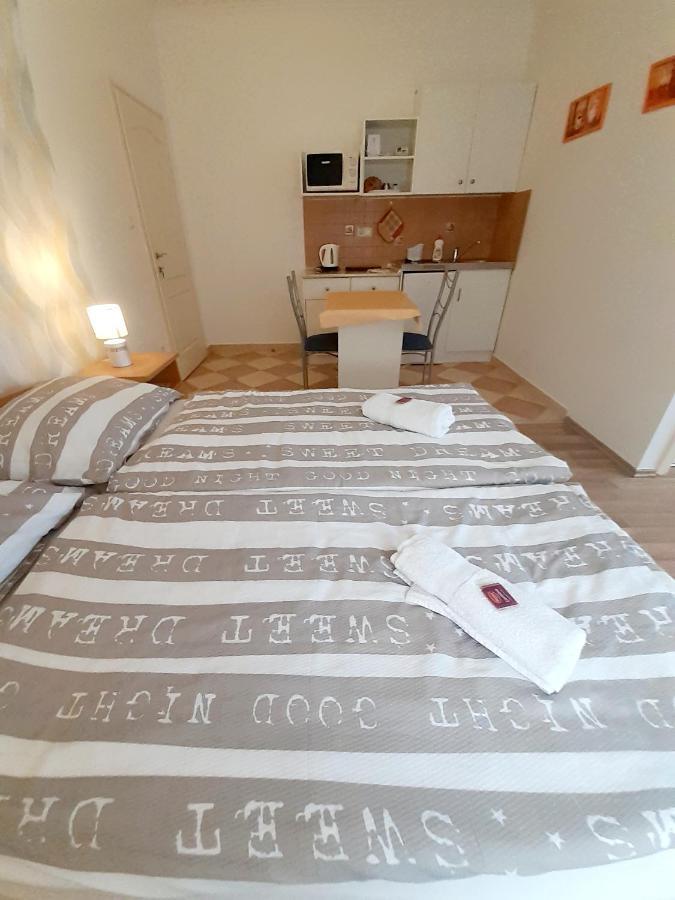 Petra Apartmanhaz Kehidakustány Zewnętrze zdjęcie