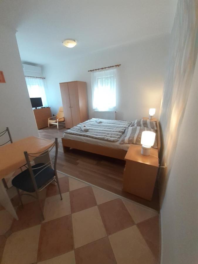 Petra Apartmanhaz Kehidakustány Zewnętrze zdjęcie