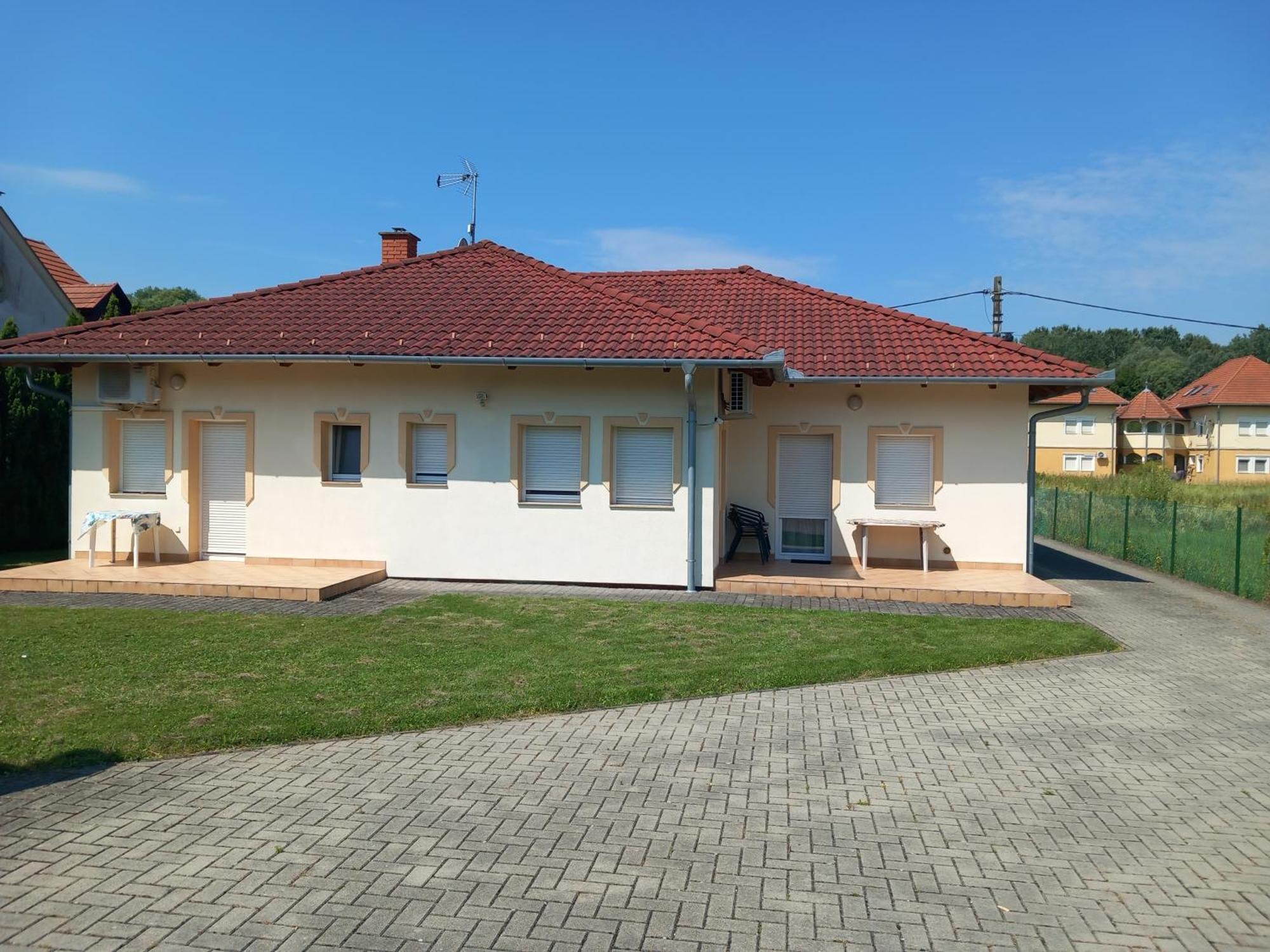 Petra Apartmanhaz Kehidakustány Zewnętrze zdjęcie
