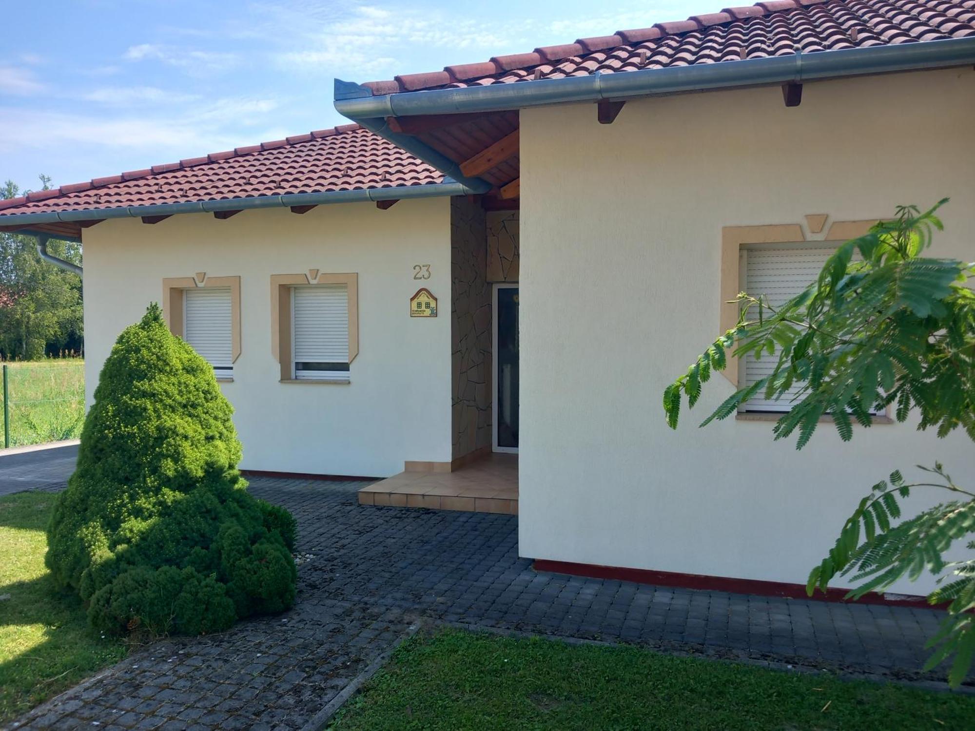 Petra Apartmanhaz Kehidakustány Zewnętrze zdjęcie